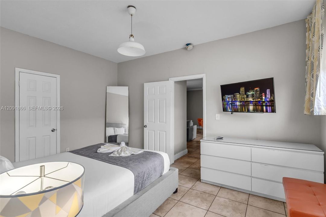 For Rent: $1,850 (1 beds, 1 baths, 10859 Square Feet)