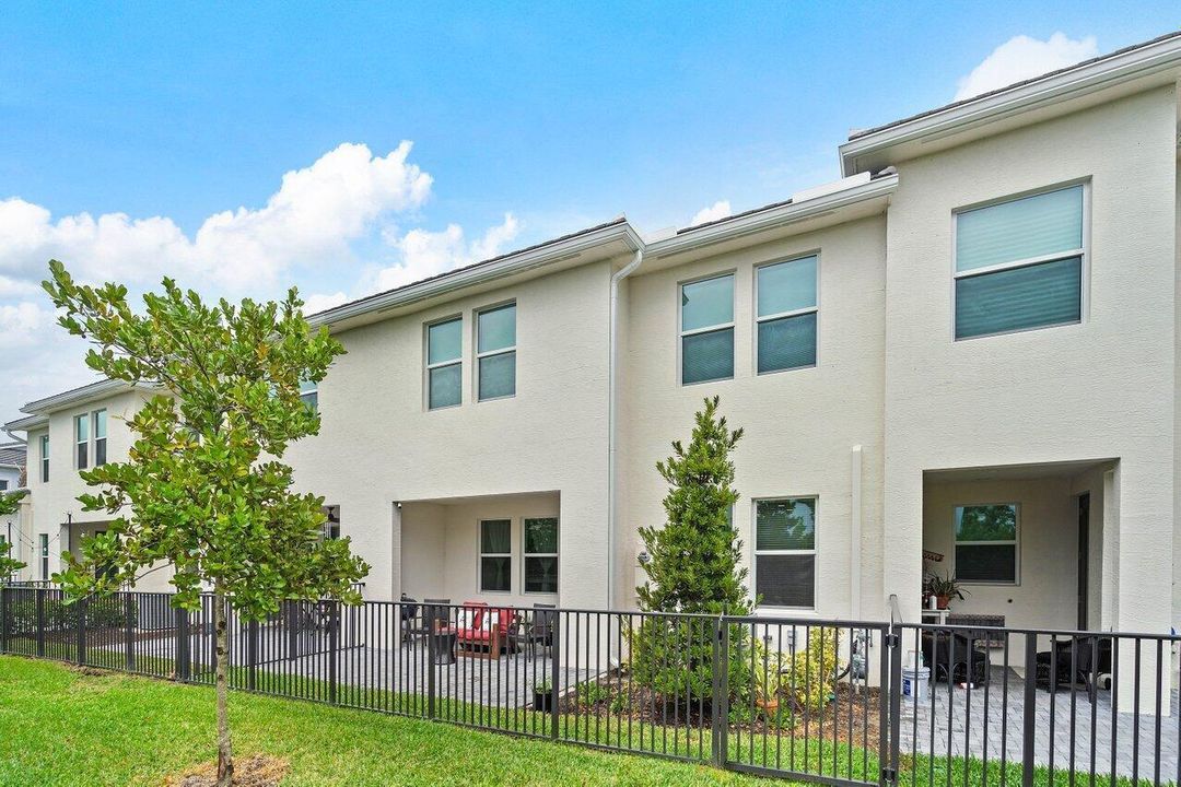 032-16310OakviewDrive-Westlake-FL-33470-