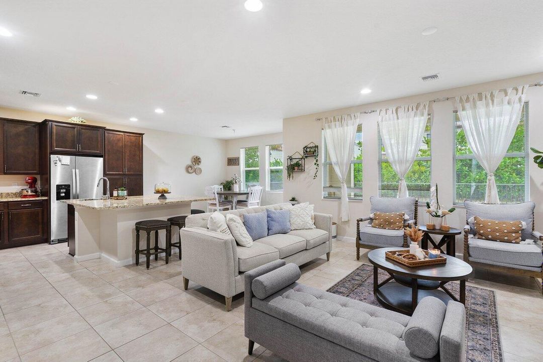 009-16310OakviewDrive-Westlake-FL-33470-
