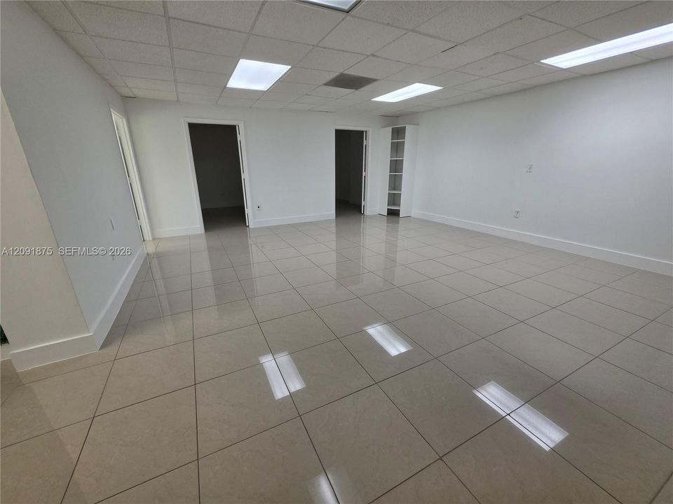 В аренду: $7,500 (0 спален, 0 ванн, 0 Квадратных фут)
