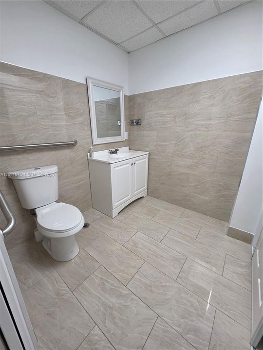 В аренду: $7,500 (0 спален, 0 ванн, 0 Квадратных фут)