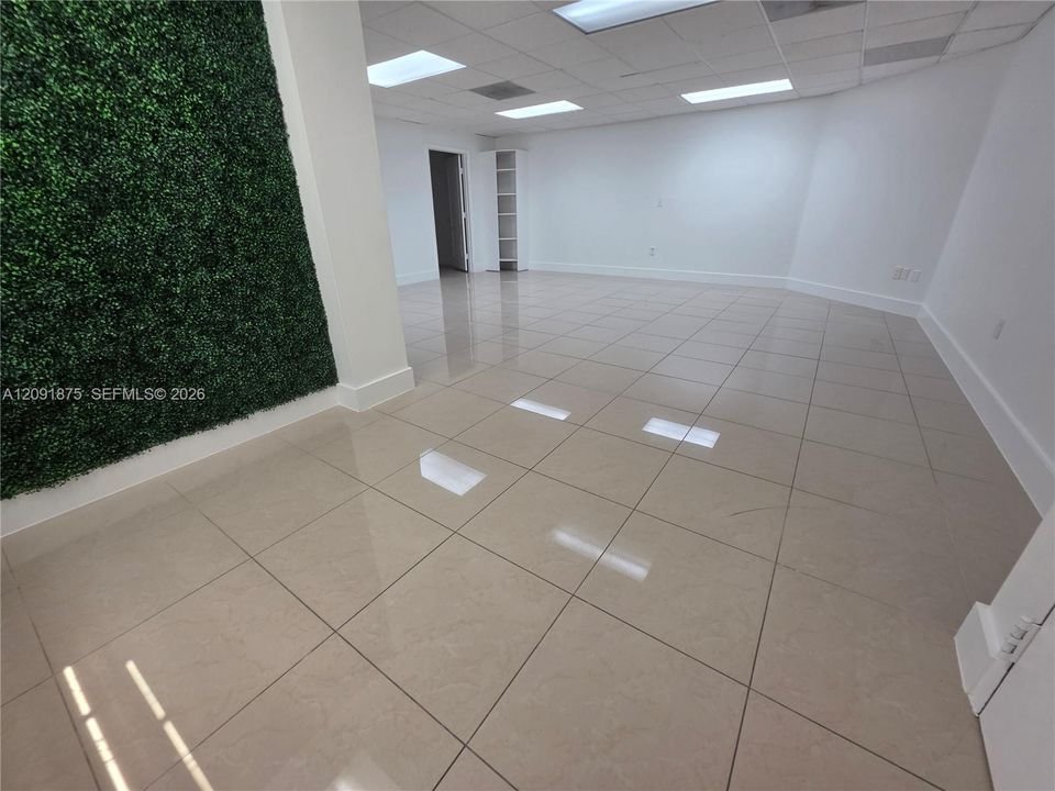 В аренду: $7,500 (0 спален, 0 ванн, 0 Квадратных фут)