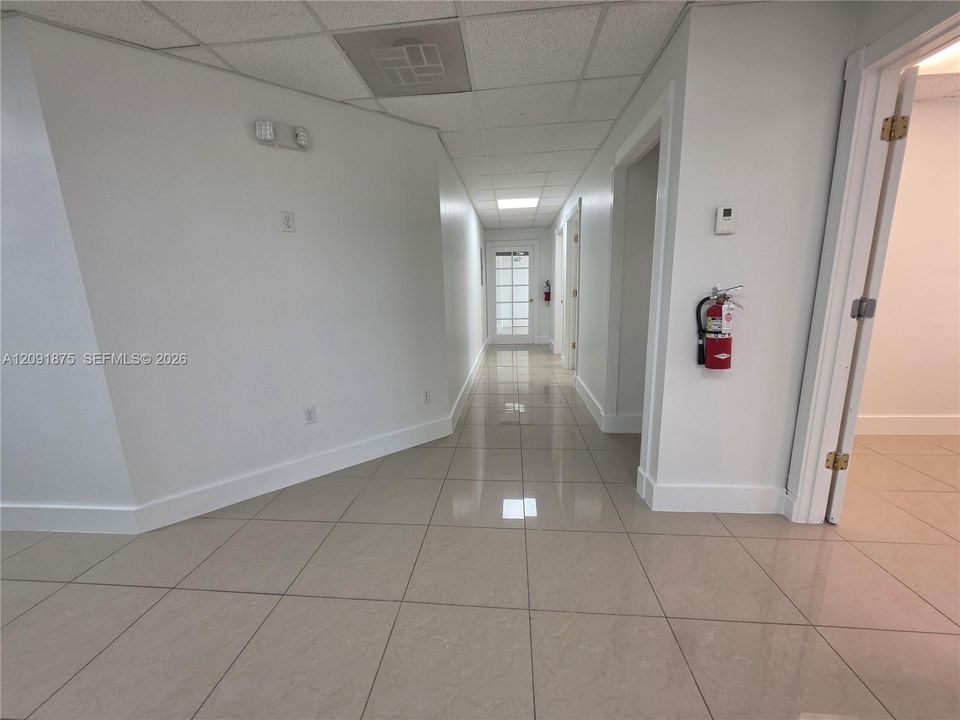 В аренду: $7,500 (0 спален, 0 ванн, 0 Квадратных фут)