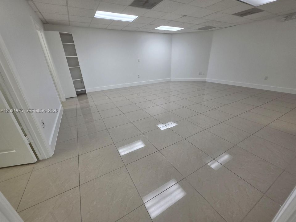 В аренду: $7,500 (0 спален, 0 ванн, 0 Квадратных фут)