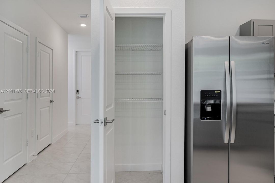 На продажу: $359,000 (3 спален, 2 ванн, 1542 Квадратных фут)