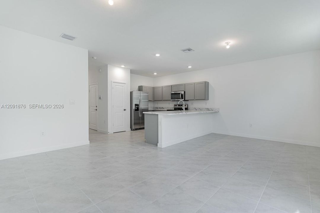 На продажу: $359,000 (3 спален, 2 ванн, 1542 Квадратных фут)