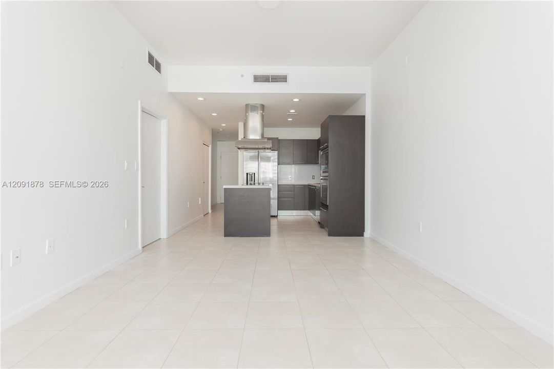 For Rent: $3,500 (2 beds, 2 baths, 828 Square Feet)