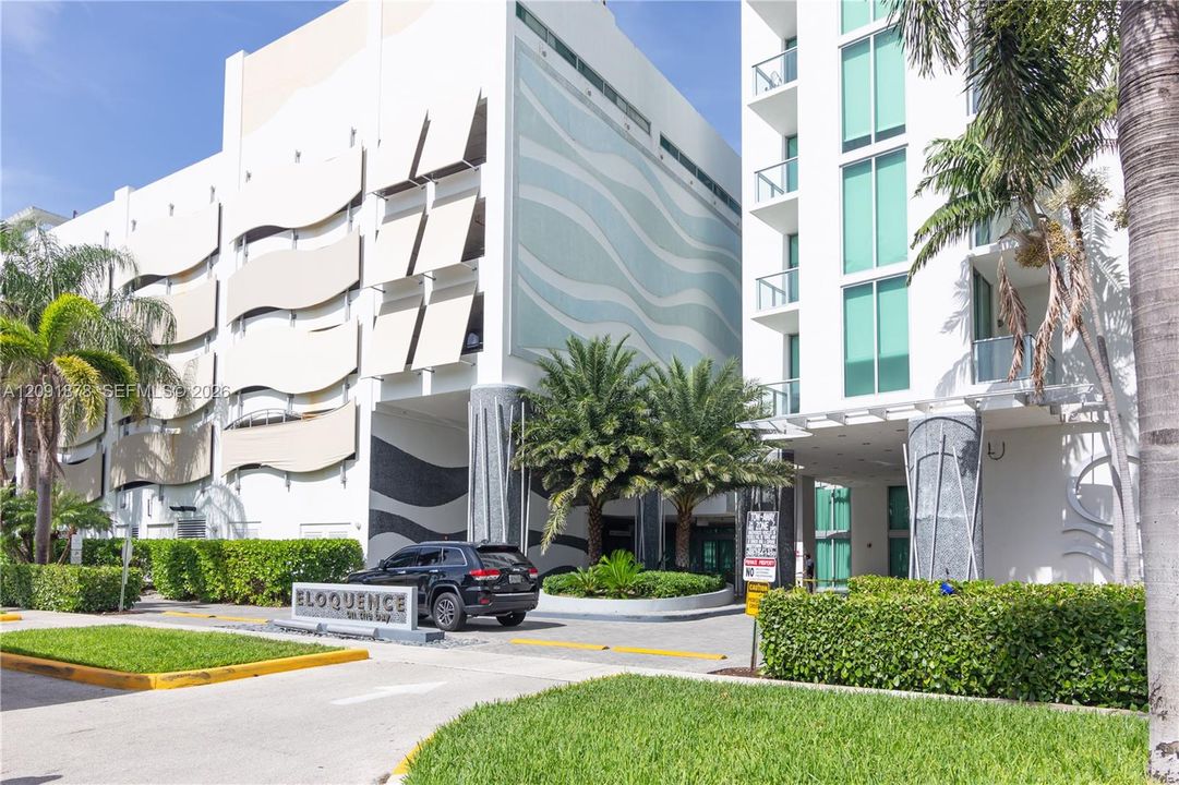 For Rent: $3,500 (2 beds, 2 baths, 828 Square Feet)