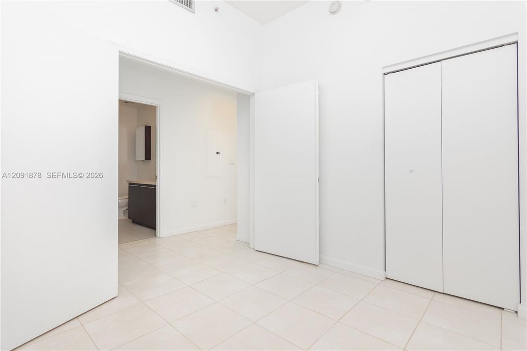 For Rent: $3,500 (2 beds, 2 baths, 828 Square Feet)