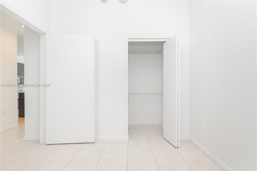 For Rent: $3,500 (2 beds, 2 baths, 828 Square Feet)