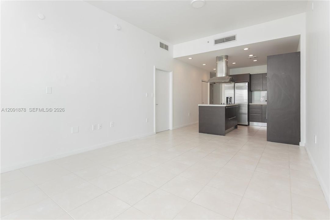 For Rent: $3,500 (2 beds, 2 baths, 828 Square Feet)