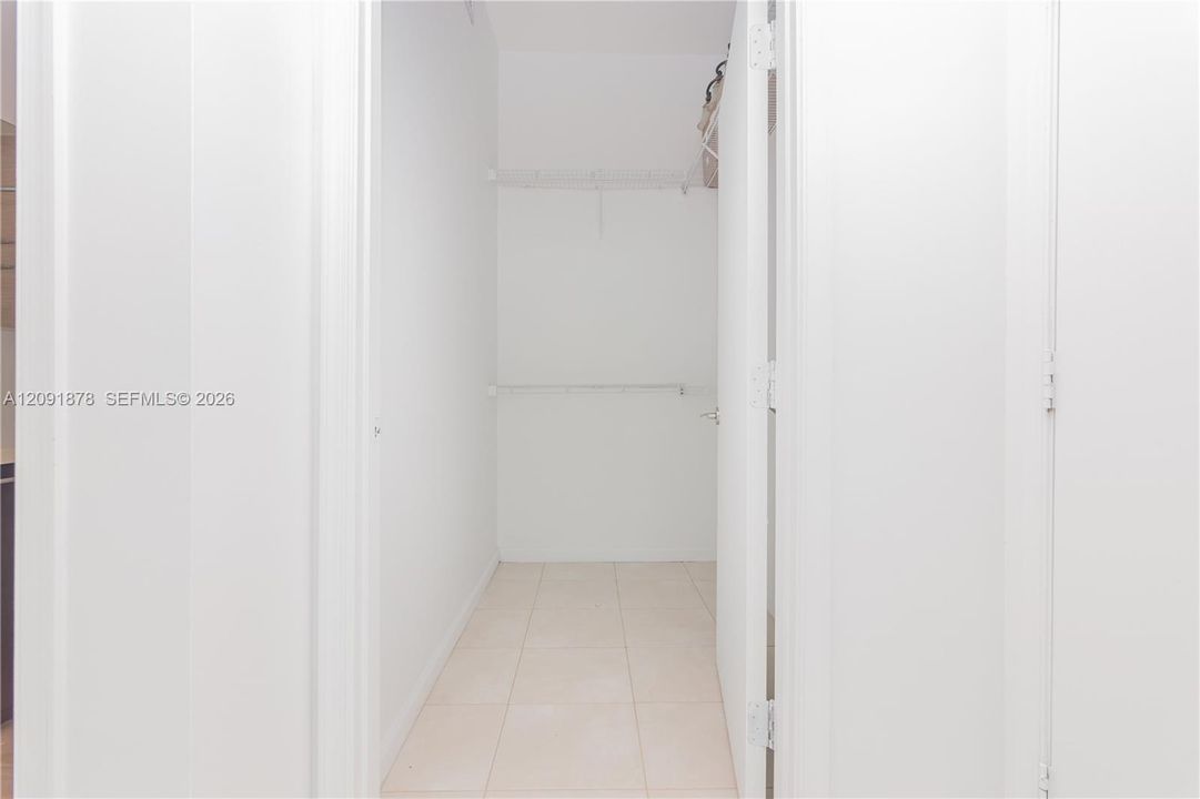 For Rent: $3,500 (2 beds, 2 baths, 828 Square Feet)