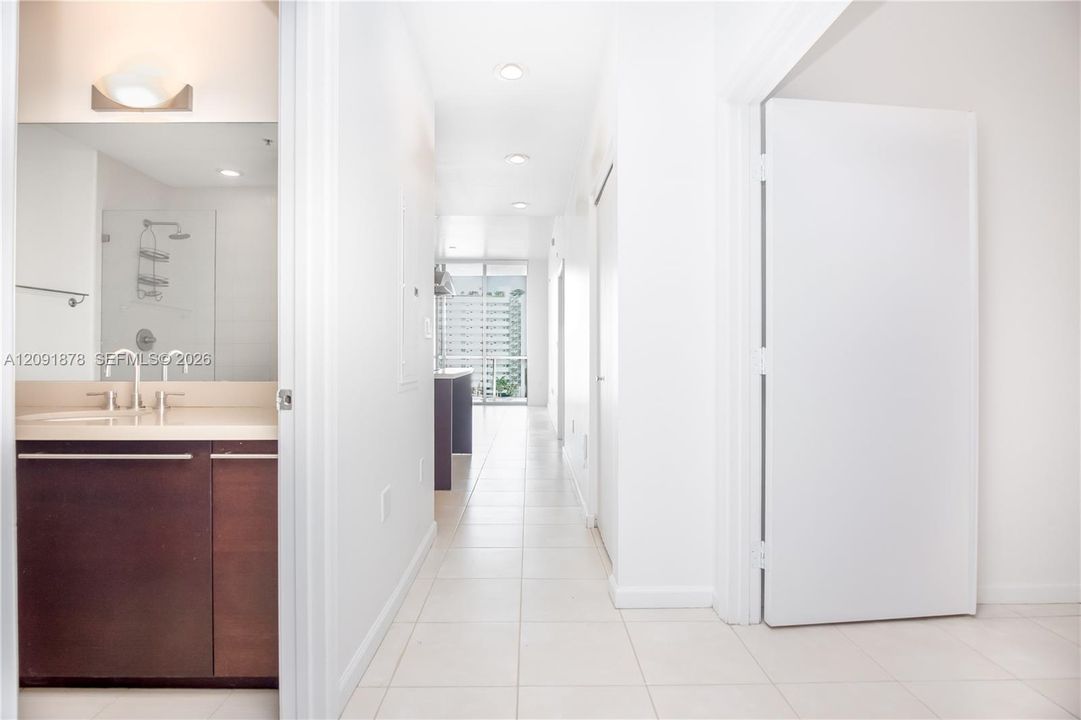 For Rent: $3,500 (2 beds, 2 baths, 828 Square Feet)