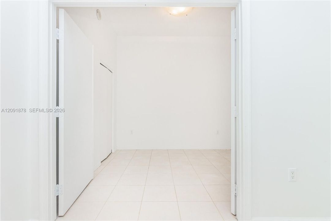 For Rent: $3,500 (2 beds, 2 baths, 828 Square Feet)