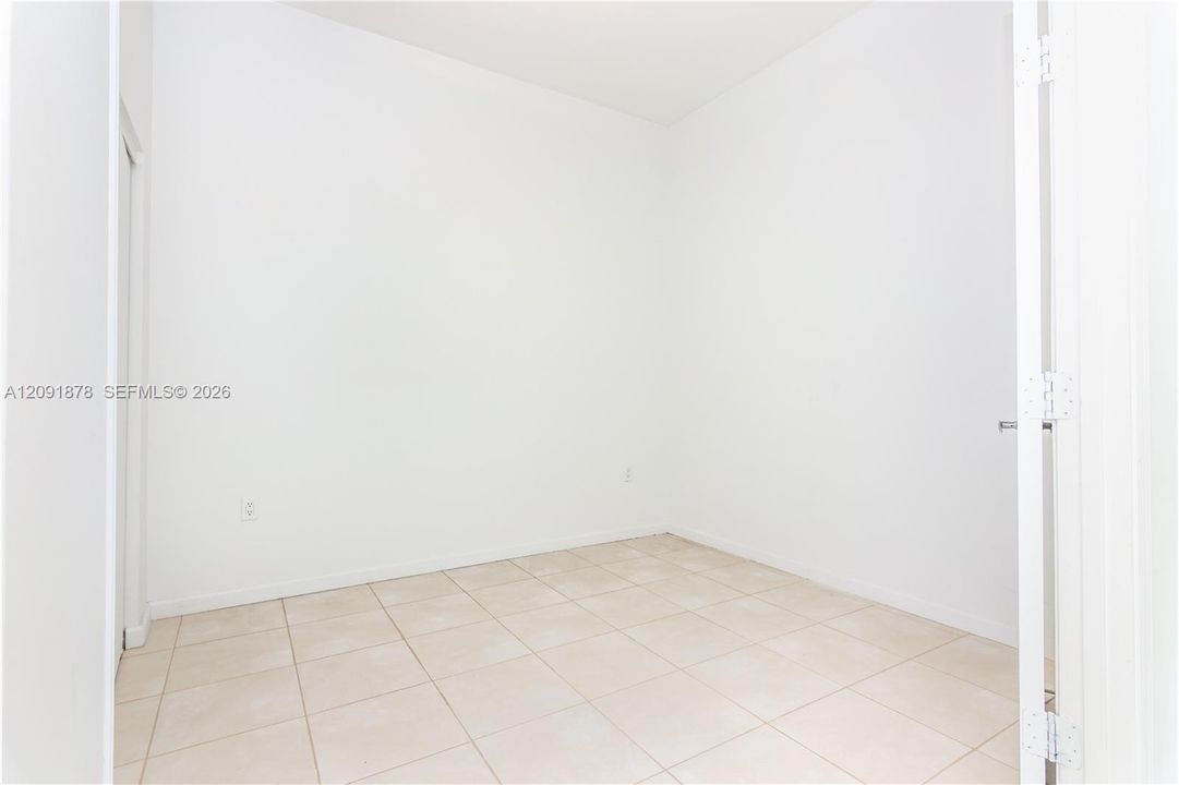 For Rent: $3,500 (2 beds, 2 baths, 828 Square Feet)