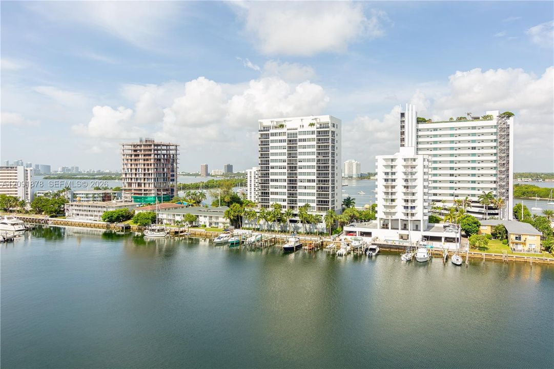 For Rent: $3,500 (2 beds, 2 baths, 828 Square Feet)