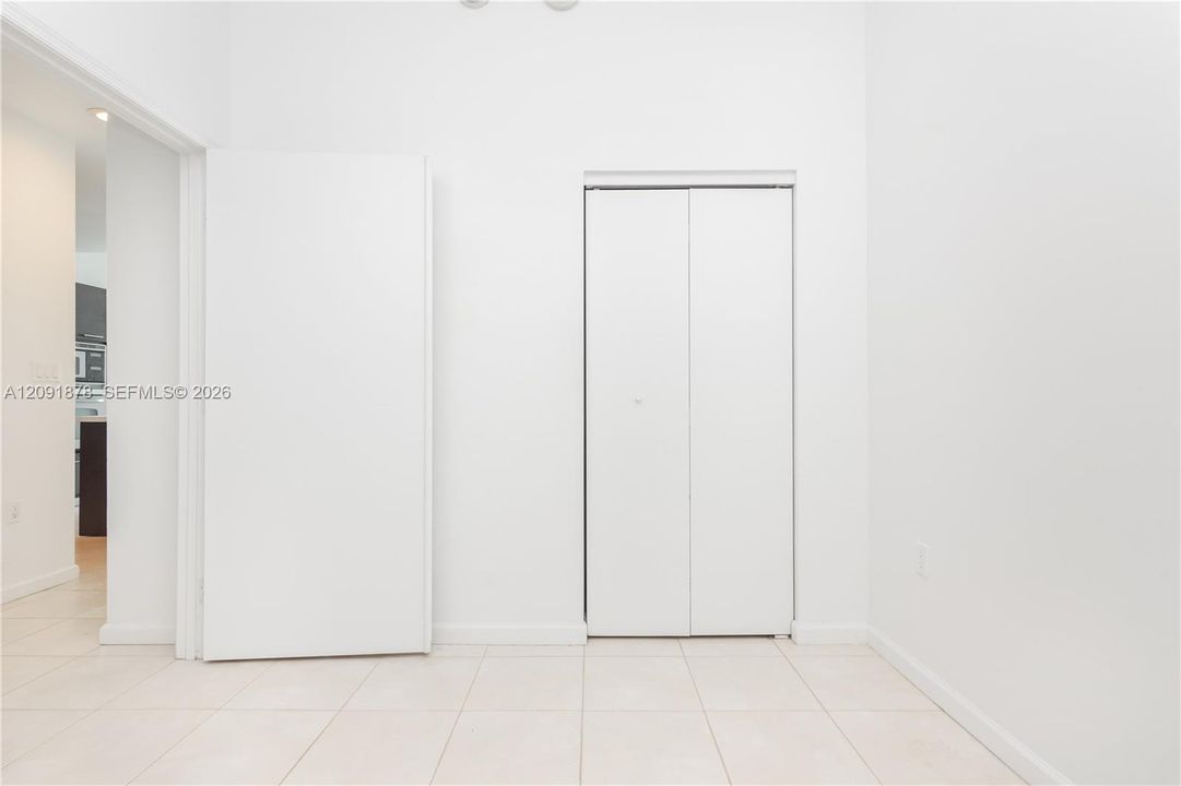 For Rent: $3,500 (2 beds, 2 baths, 828 Square Feet)