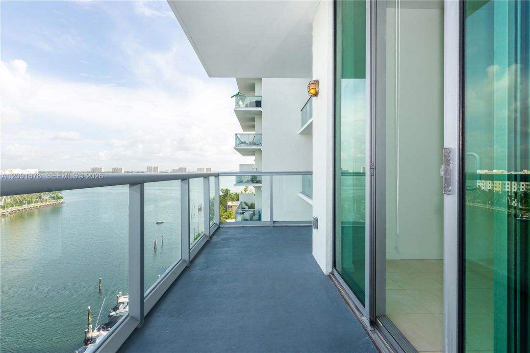 For Rent: $3,500 (2 beds, 2 baths, 828 Square Feet)
