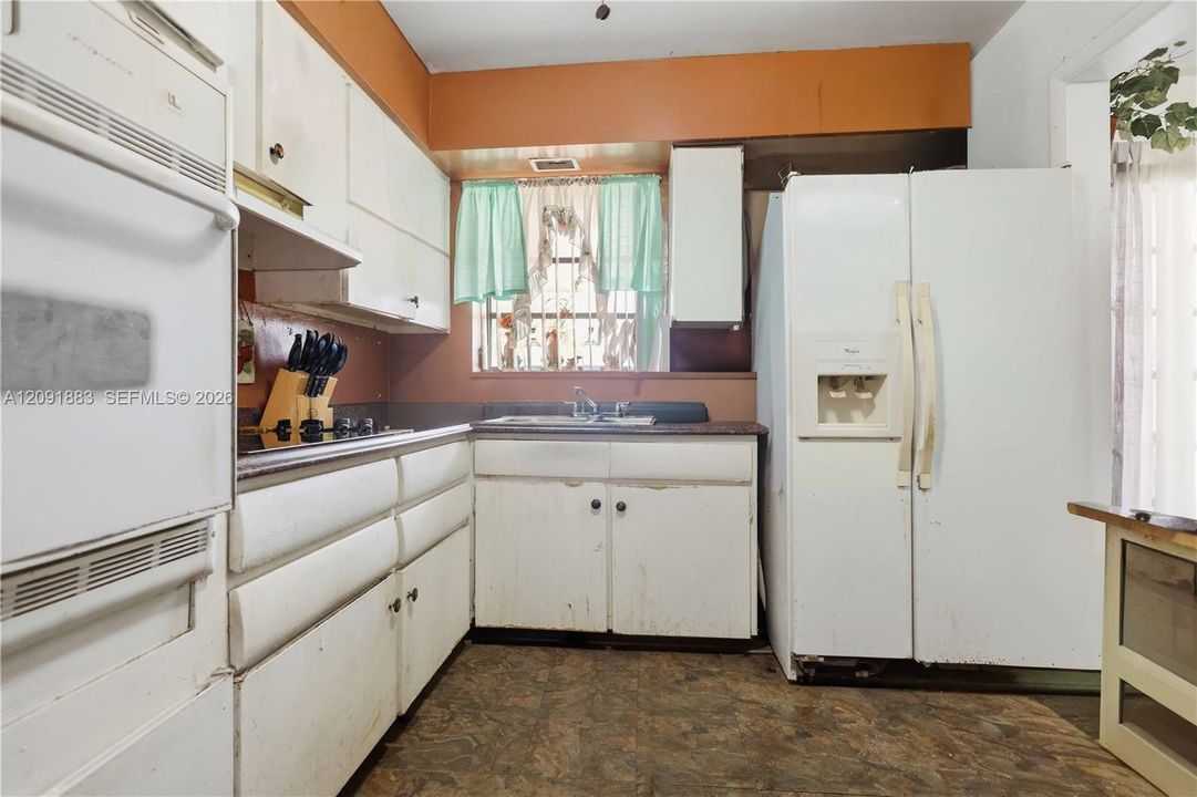 En Venta: $535,000 (4 camas, 2 baños, 1708 Pies cuadrados)