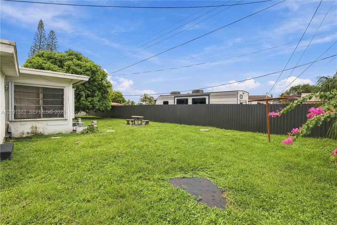 En Venta: $535,000 (4 camas, 2 baños, 1708 Pies cuadrados)