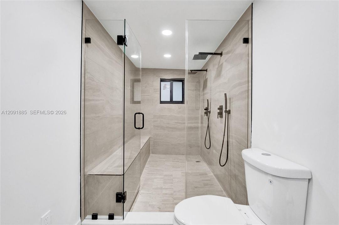 En Venta: $599,400 (4 camas, 3 baños, 1696 Pies cuadrados)