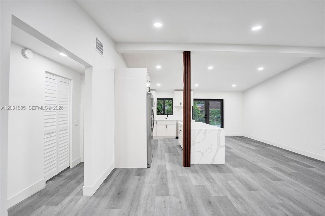 En Venta: $599,400 (4 camas, 3 baños, 1696 Pies cuadrados)