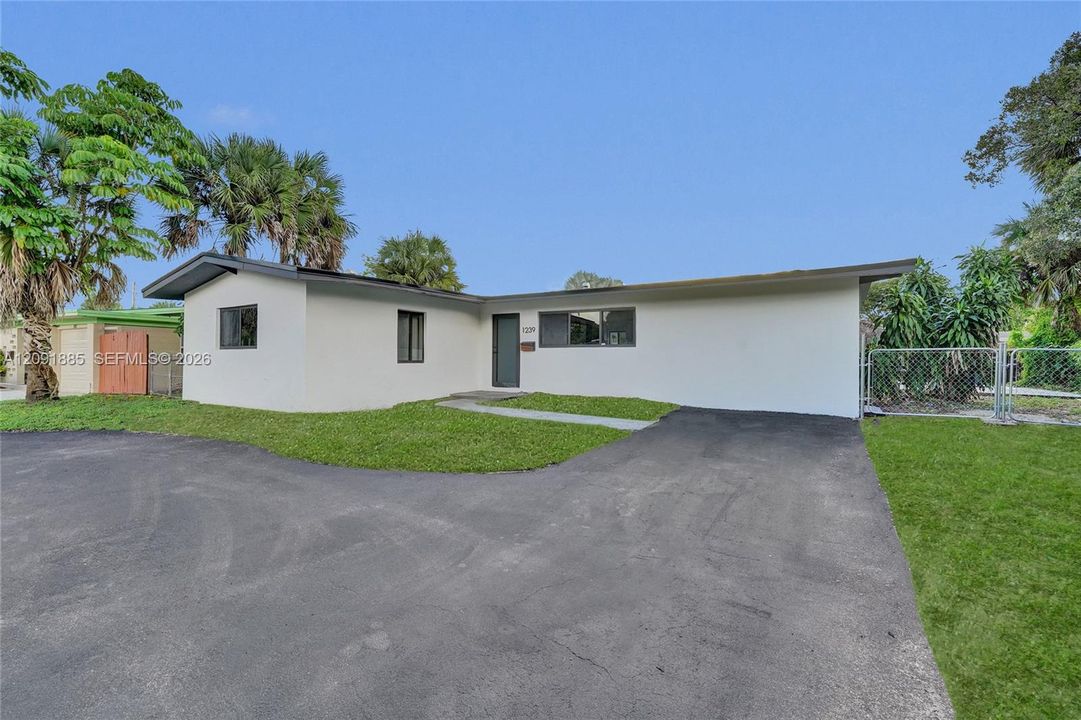 En Venta: $599,400 (4 camas, 3 baños, 1696 Pies cuadrados)