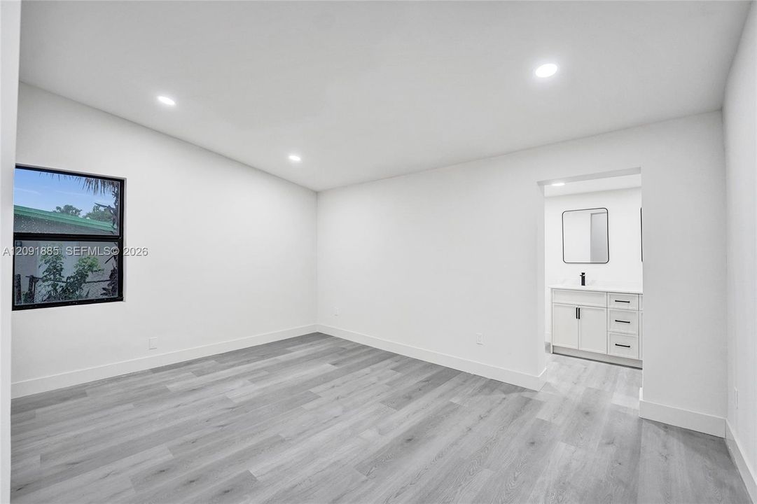 En Venta: $599,400 (4 camas, 3 baños, 1696 Pies cuadrados)