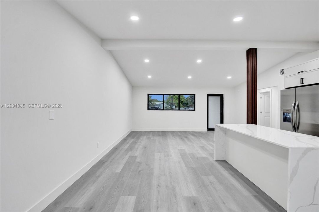 En Venta: $599,400 (4 camas, 3 baños, 1696 Pies cuadrados)