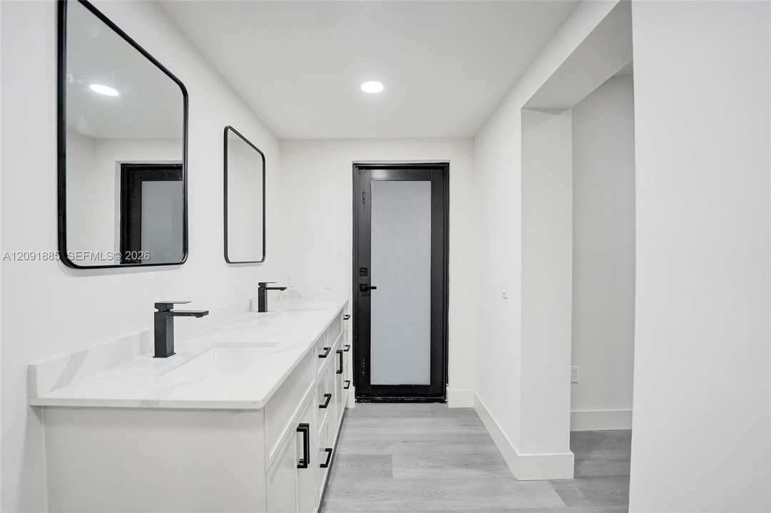 En Venta: $599,400 (4 camas, 3 baños, 1696 Pies cuadrados)