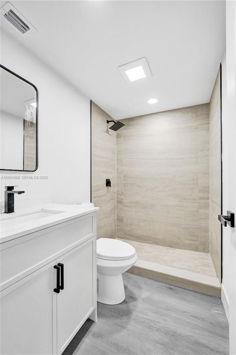 En Venta: $599,400 (4 camas, 3 baños, 1696 Pies cuadrados)