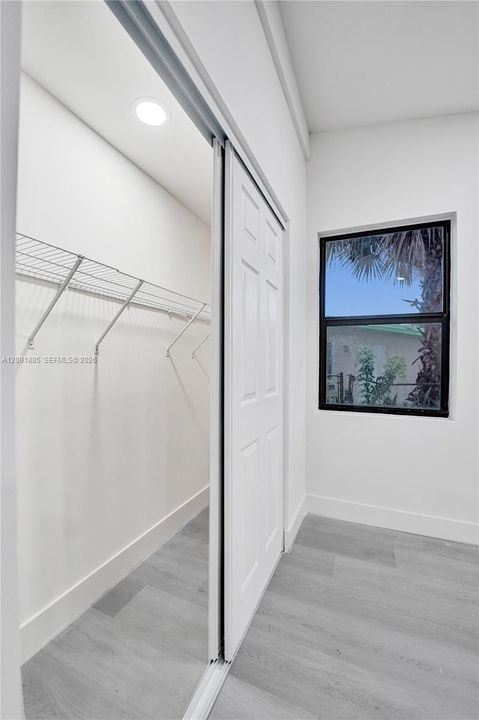 En Venta: $599,400 (4 camas, 3 baños, 1696 Pies cuadrados)