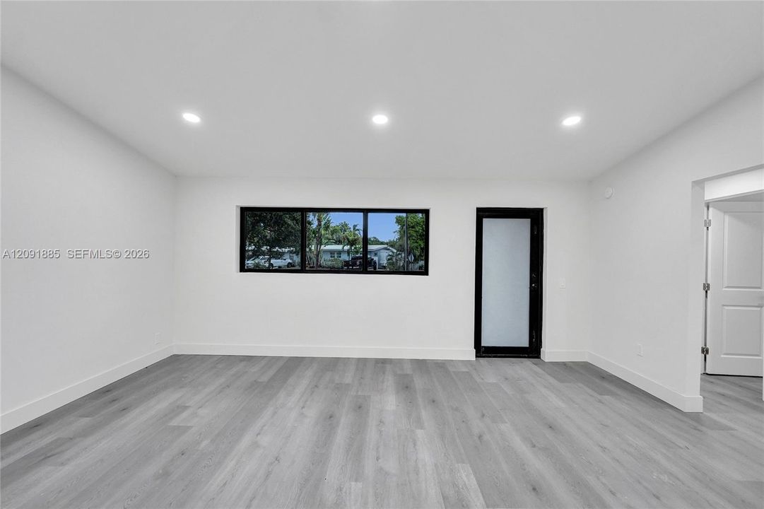 En Venta: $599,400 (4 camas, 3 baños, 1696 Pies cuadrados)