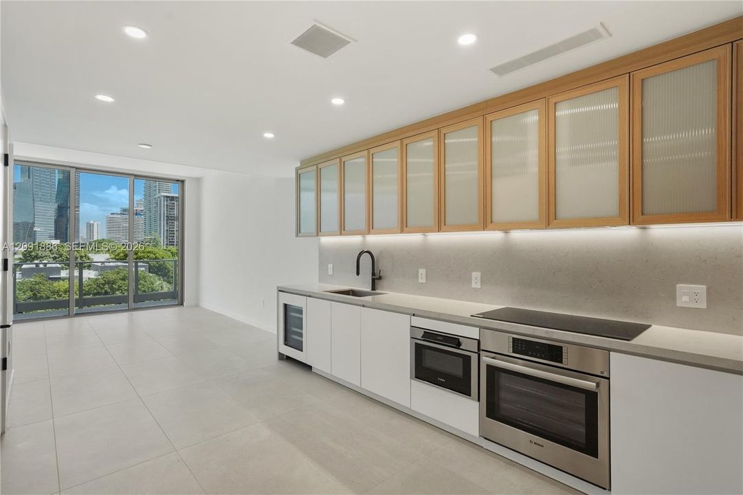 For Rent: $7,990 (1 beds, 2 baths, 864 Square Feet)