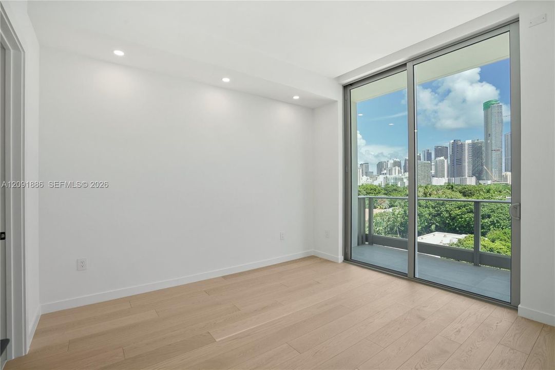 For Rent: $7,990 (1 beds, 2 baths, 864 Square Feet)