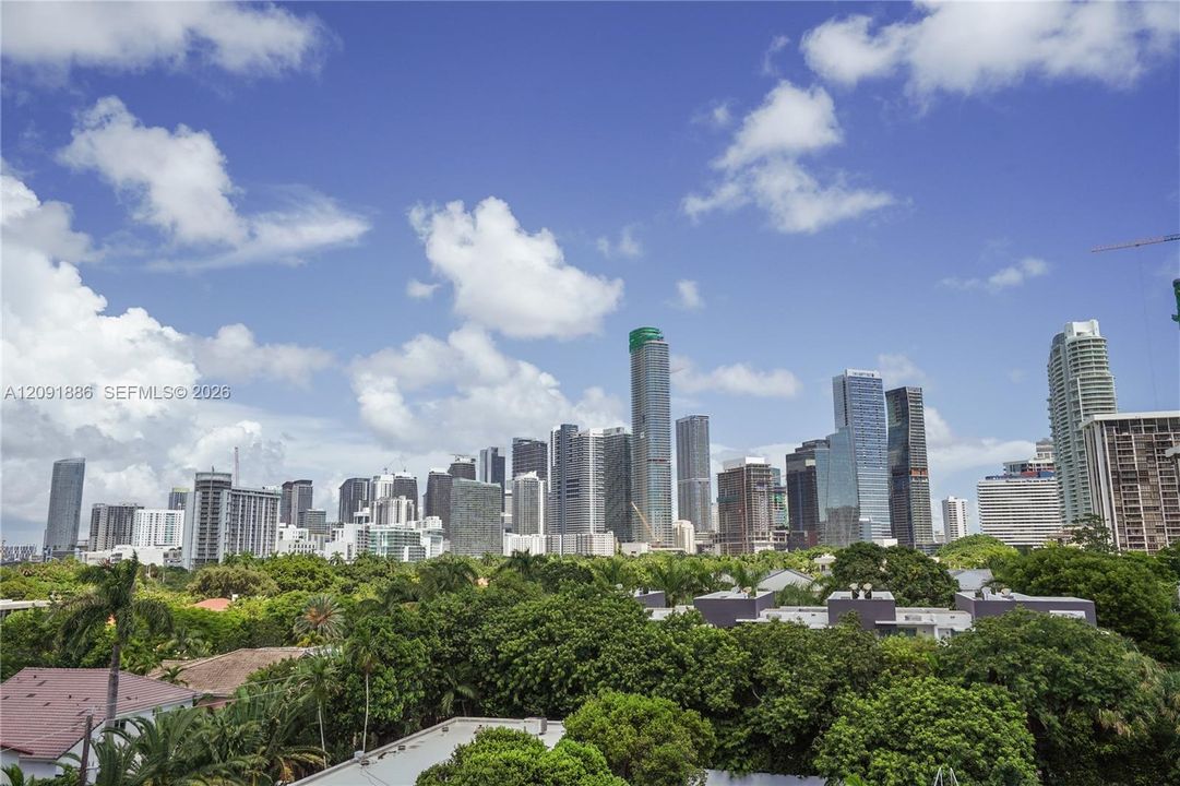 For Rent: $7,990 (1 beds, 2 baths, 864 Square Feet)