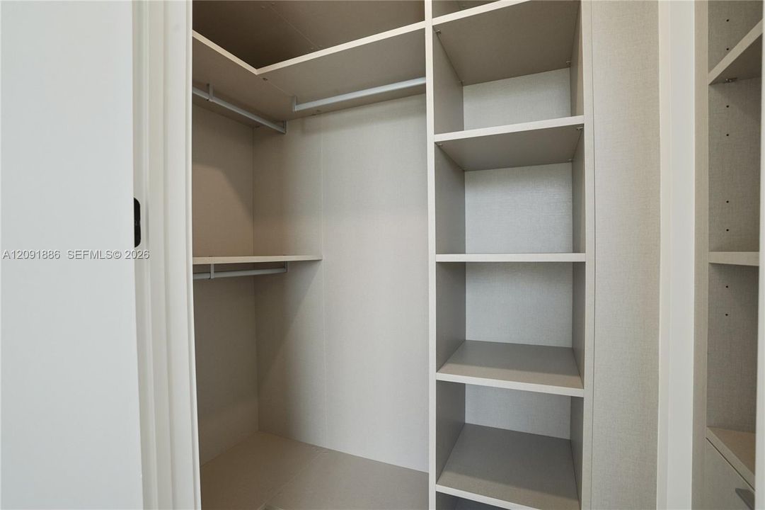 For Rent: $7,990 (1 beds, 2 baths, 864 Square Feet)