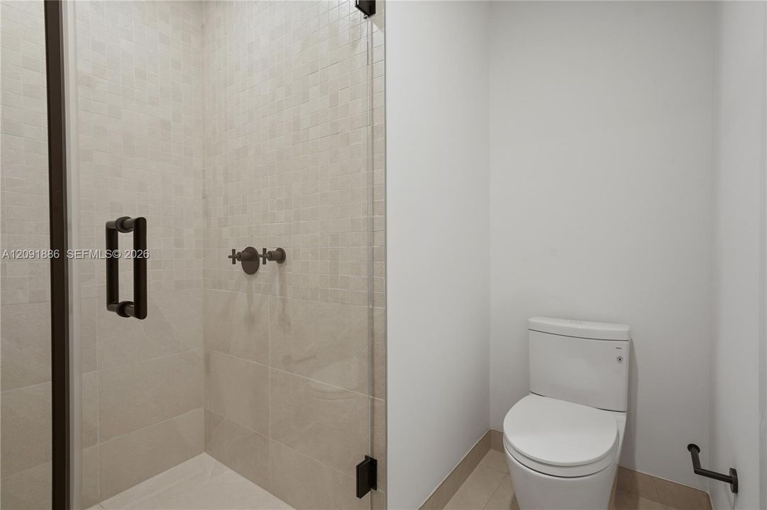 For Rent: $7,990 (1 beds, 2 baths, 864 Square Feet)