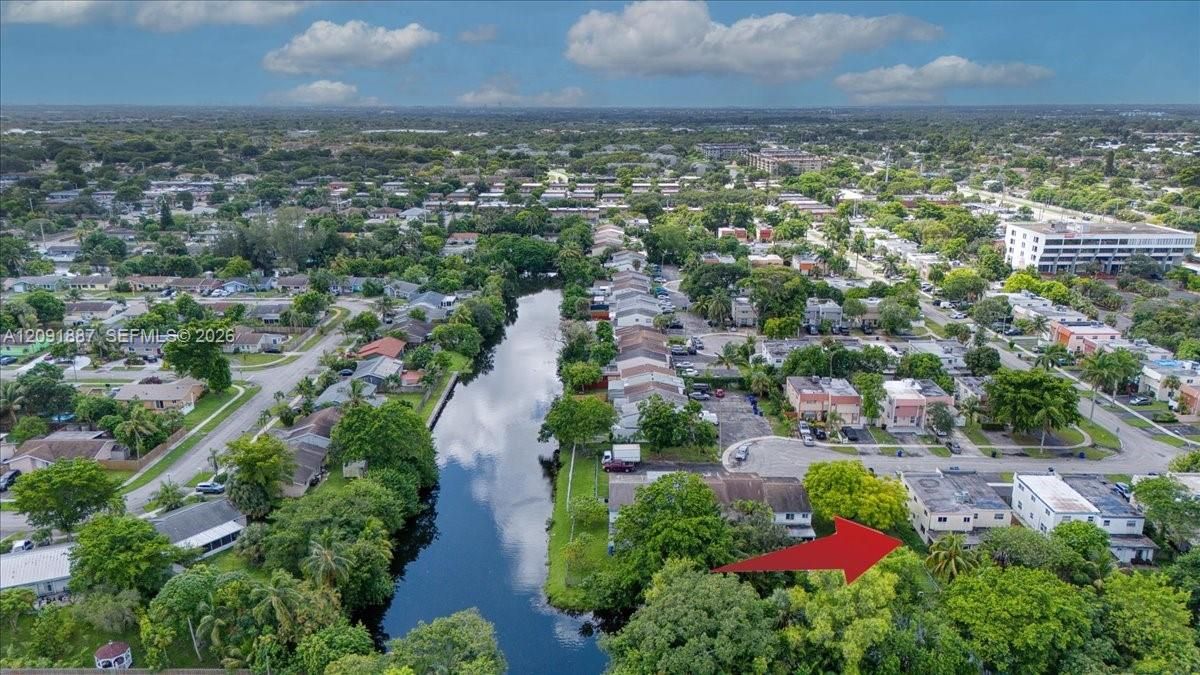 На продажу: $399,000 (4 спален, 2 ванн, 1620 Квадратных фут)