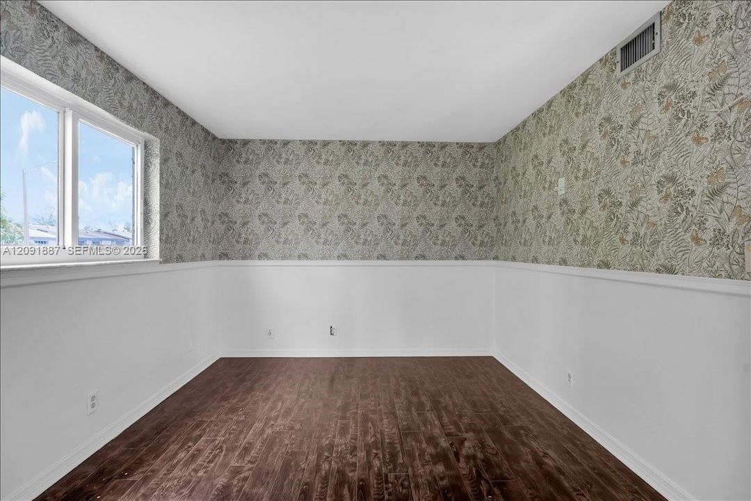 На продажу: $399,000 (4 спален, 2 ванн, 1620 Квадратных фут)