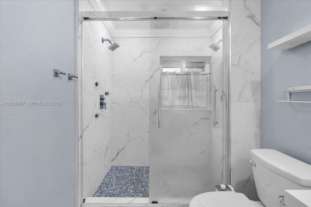 На продажу: $399,000 (4 спален, 2 ванн, 1620 Квадратных фут)