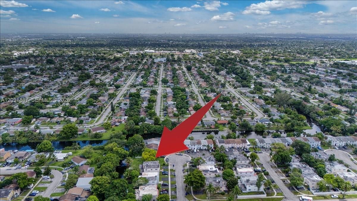 На продажу: $399,000 (4 спален, 2 ванн, 1620 Квадратных фут)