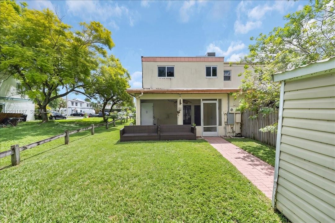 На продажу: $399,000 (4 спален, 2 ванн, 1620 Квадратных фут)
