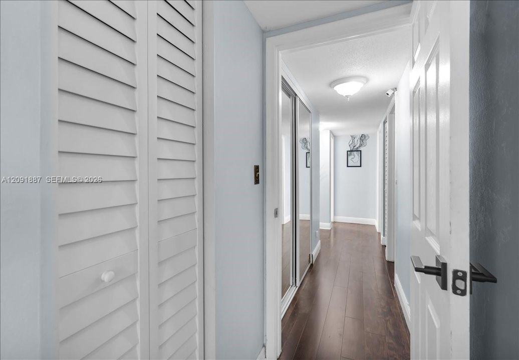 На продажу: $399,000 (4 спален, 2 ванн, 1620 Квадратных фут)
