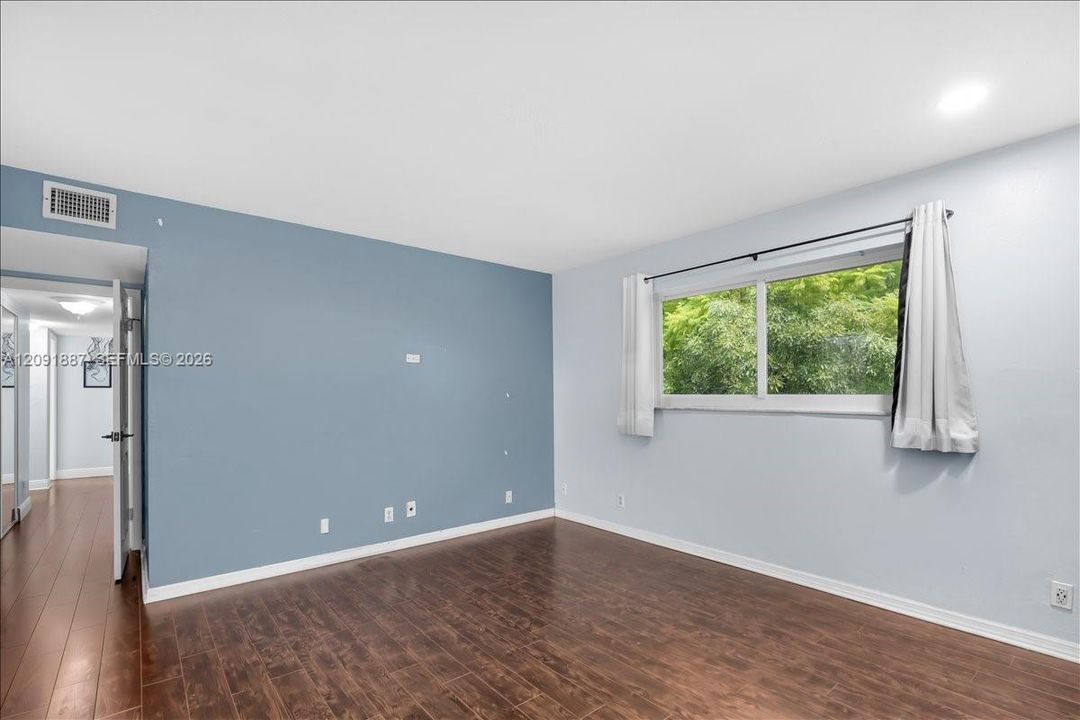 На продажу: $399,000 (4 спален, 2 ванн, 1620 Квадратных фут)