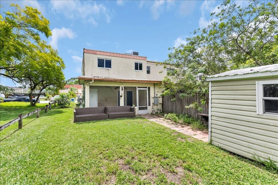 На продажу: $399,000 (4 спален, 2 ванн, 1620 Квадратных фут)