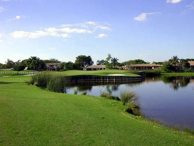 En Venta: $749,500 (3 camas, 2 baños, 2043 Pies cuadrados)