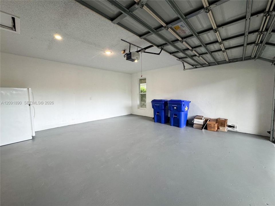 En Venta: $749,500 (3 camas, 2 baños, 2043 Pies cuadrados)