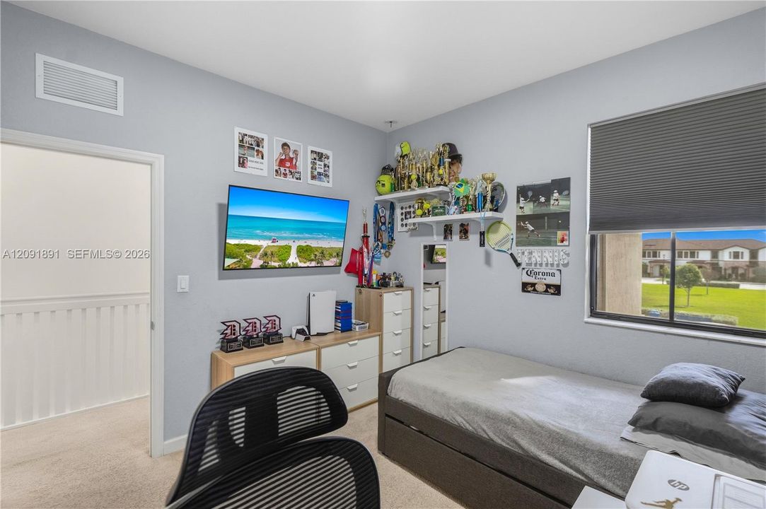 For Sale: $399,000 (3 beds, 2 baths, 1540 Square Feet)