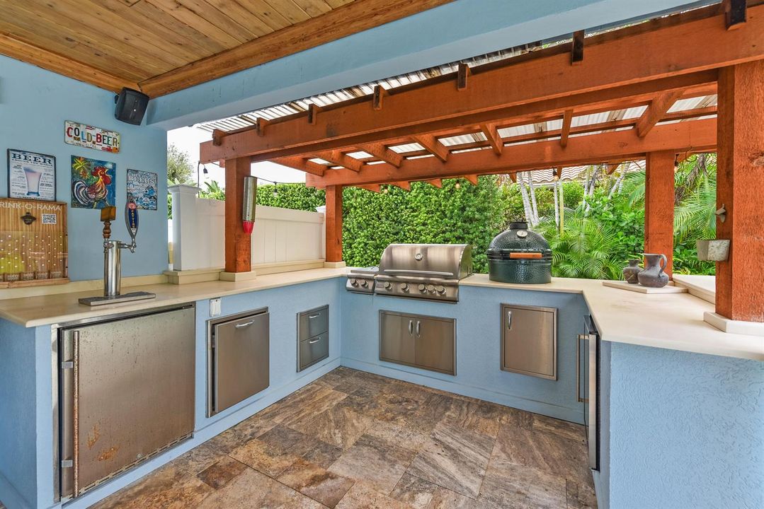 Outdoor Kitchen